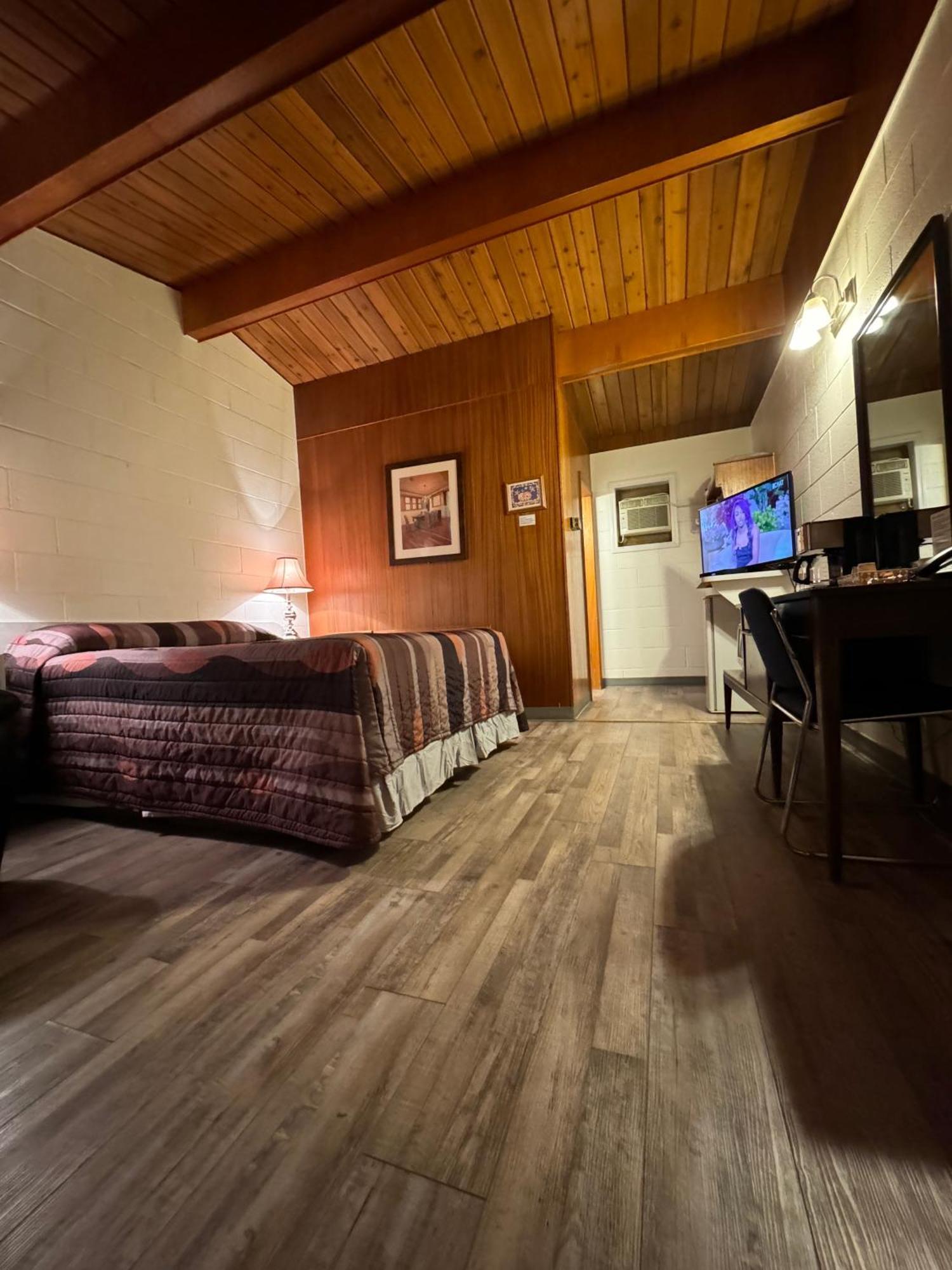Ace Crown Motel Medicine Hat Exterior foto